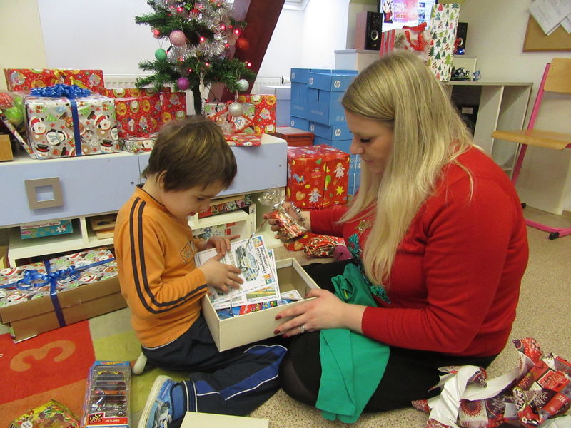 Krabice od bot 2019: 30 tisíc dárků putuje k chudým dětem