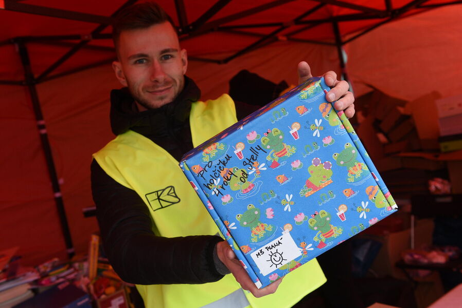 První Krabice od srdce dorazily k dětem z Ukrajiny. Lidé jich naplnili 30 tisíc